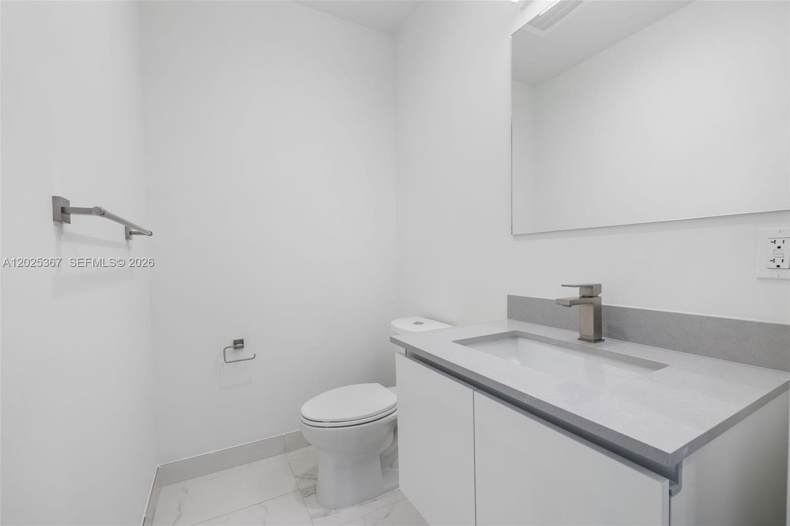 101 Diplomat Pkwy 2102 photo 16