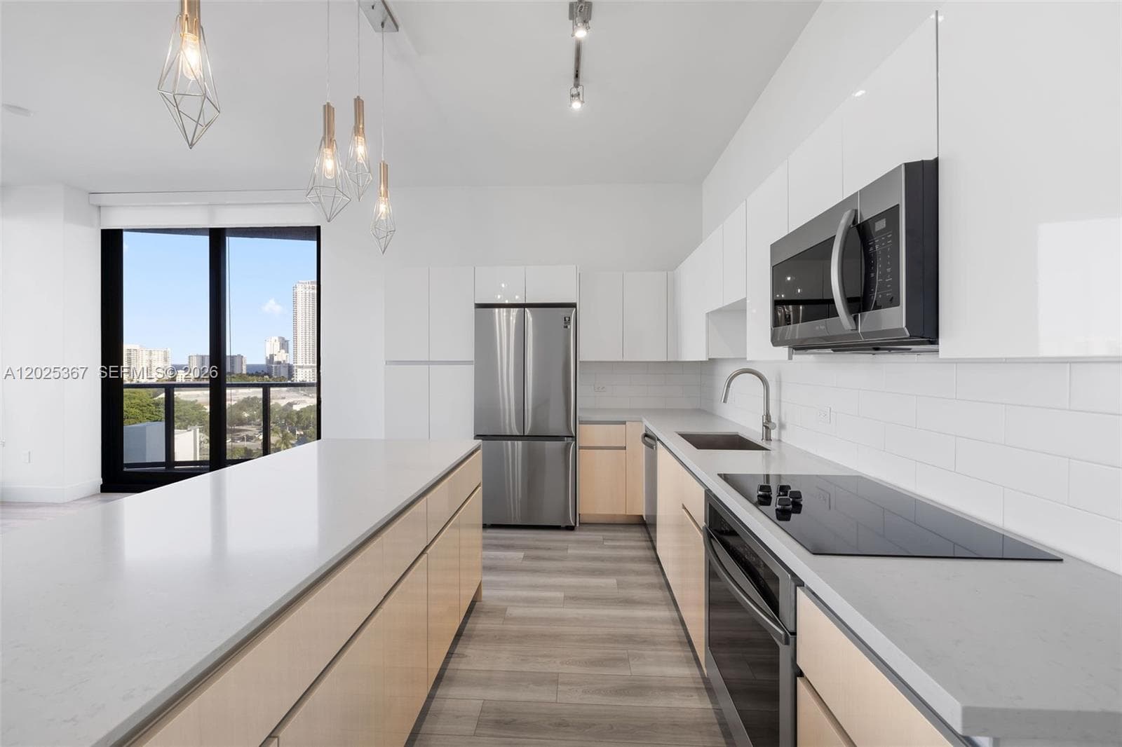 101 Diplomat Pkwy 2102 photo 3