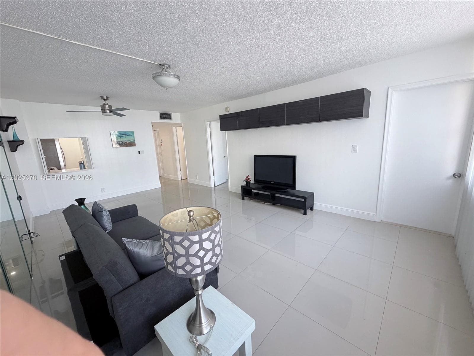 1825 S Ocean Dr 611 photo 2