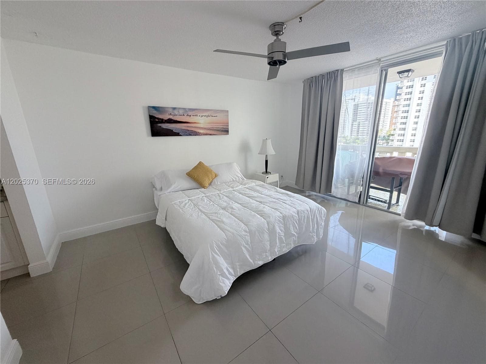 1825 S Ocean Dr 611 photo 7
