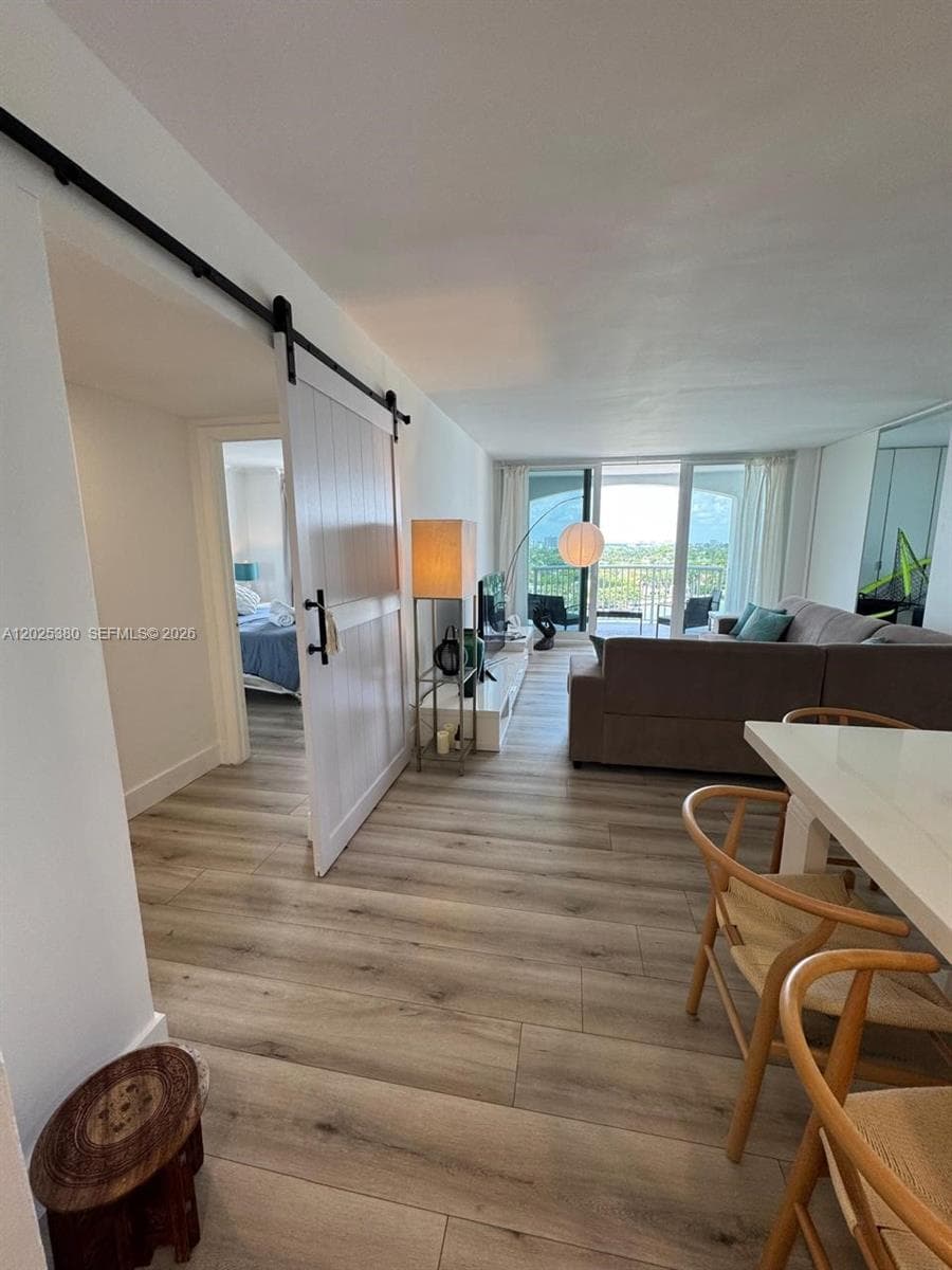 5401 Collins Ave 920 photo 17