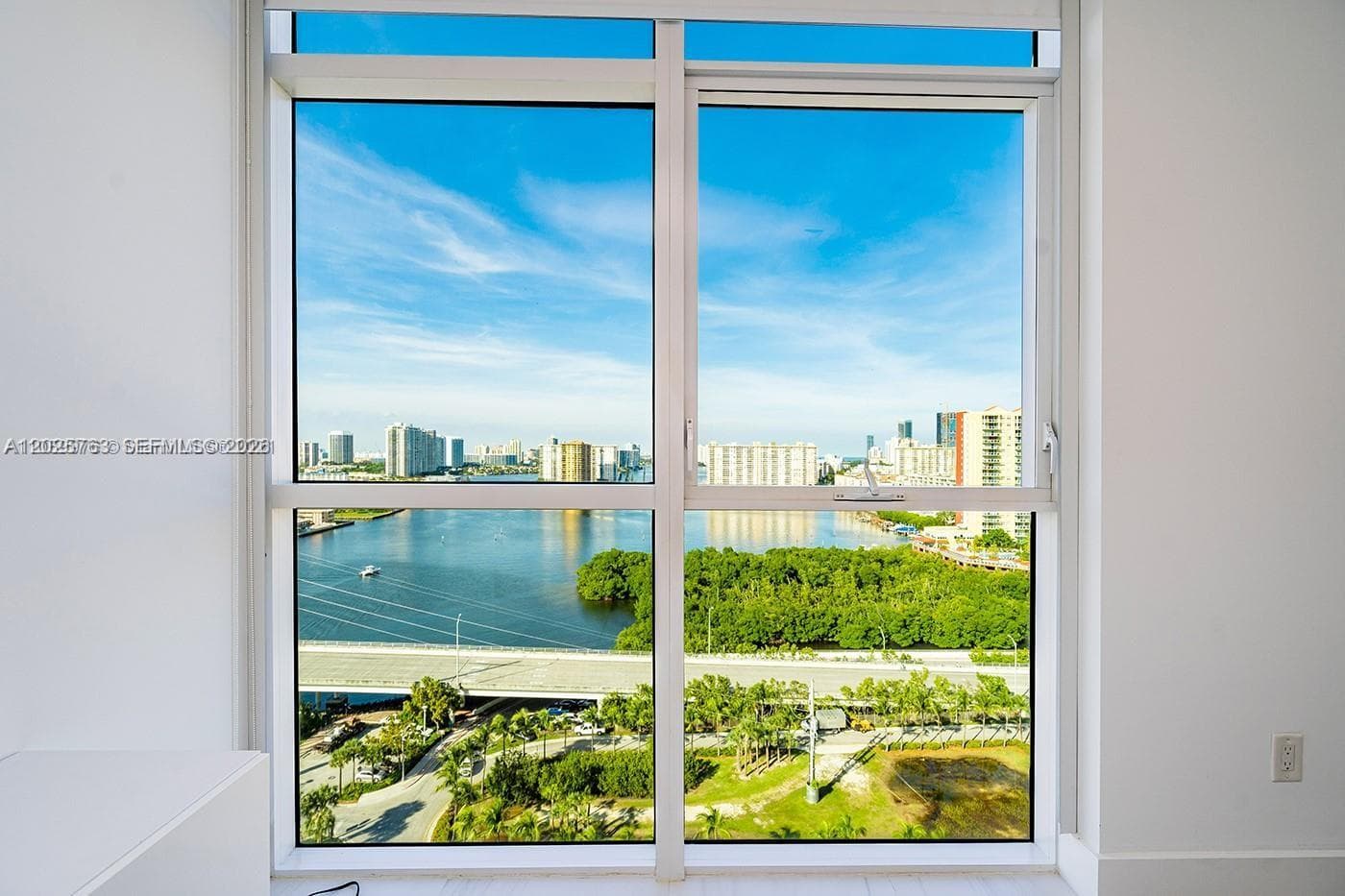 400 Sunny Isles Blvd 1804 photo 17