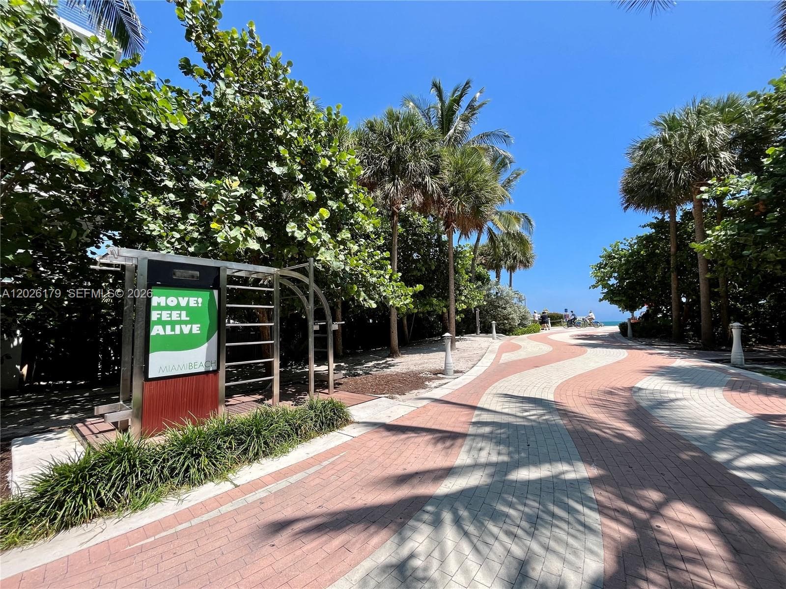 2899 Collins Ave 1433 photo 16