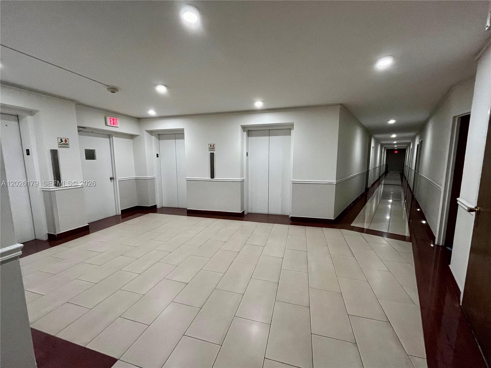 2899 Collins Ave 1433 photo 14