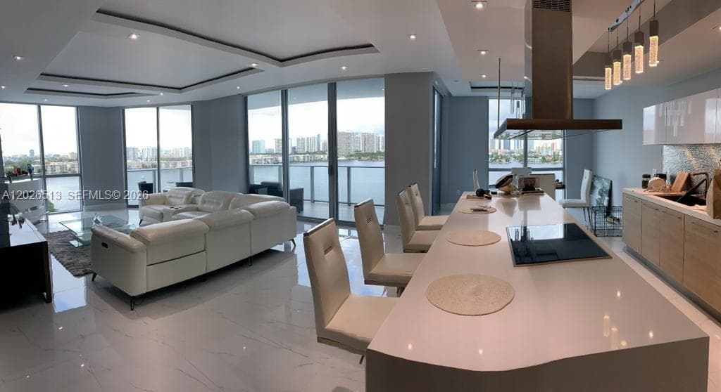 17111 Biscayne Blvd 1109 photo 4