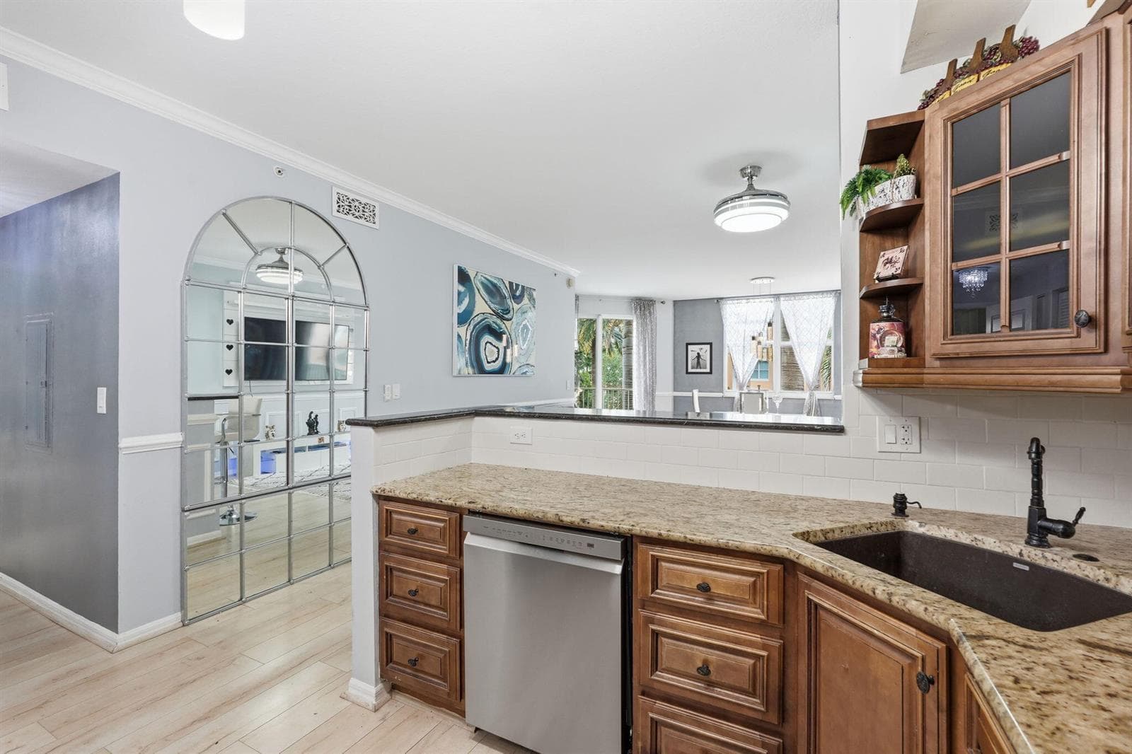 802 W Windward Way 304 photo 9