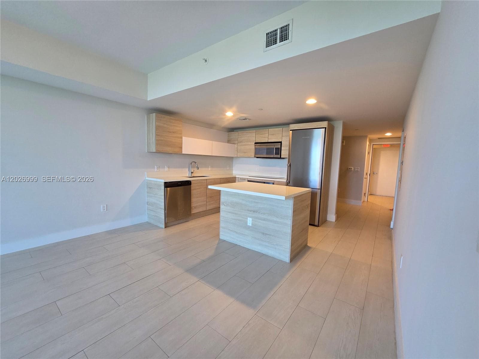 16385 Biscayne Blvd 1019 photo 17