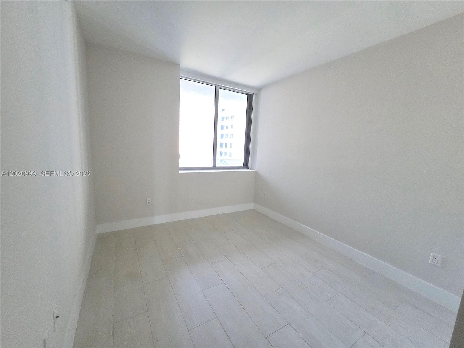 16385 Biscayne Blvd 1019 photo 22