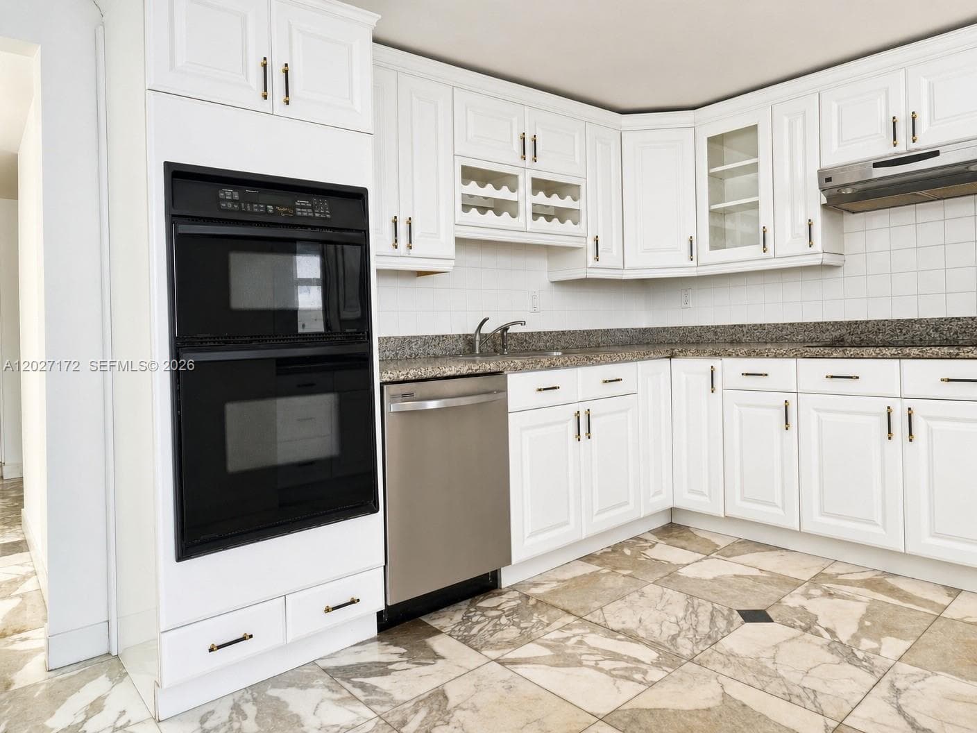 1925 Brickell Ave D-1808 photo 6