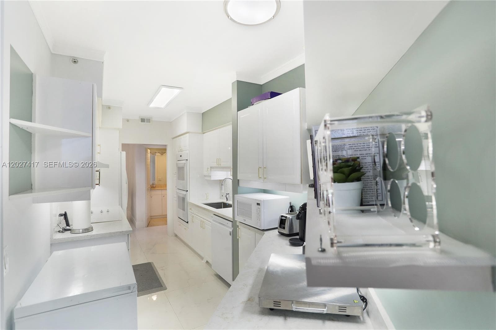 4775 COLLINS AV 1804 photo 17