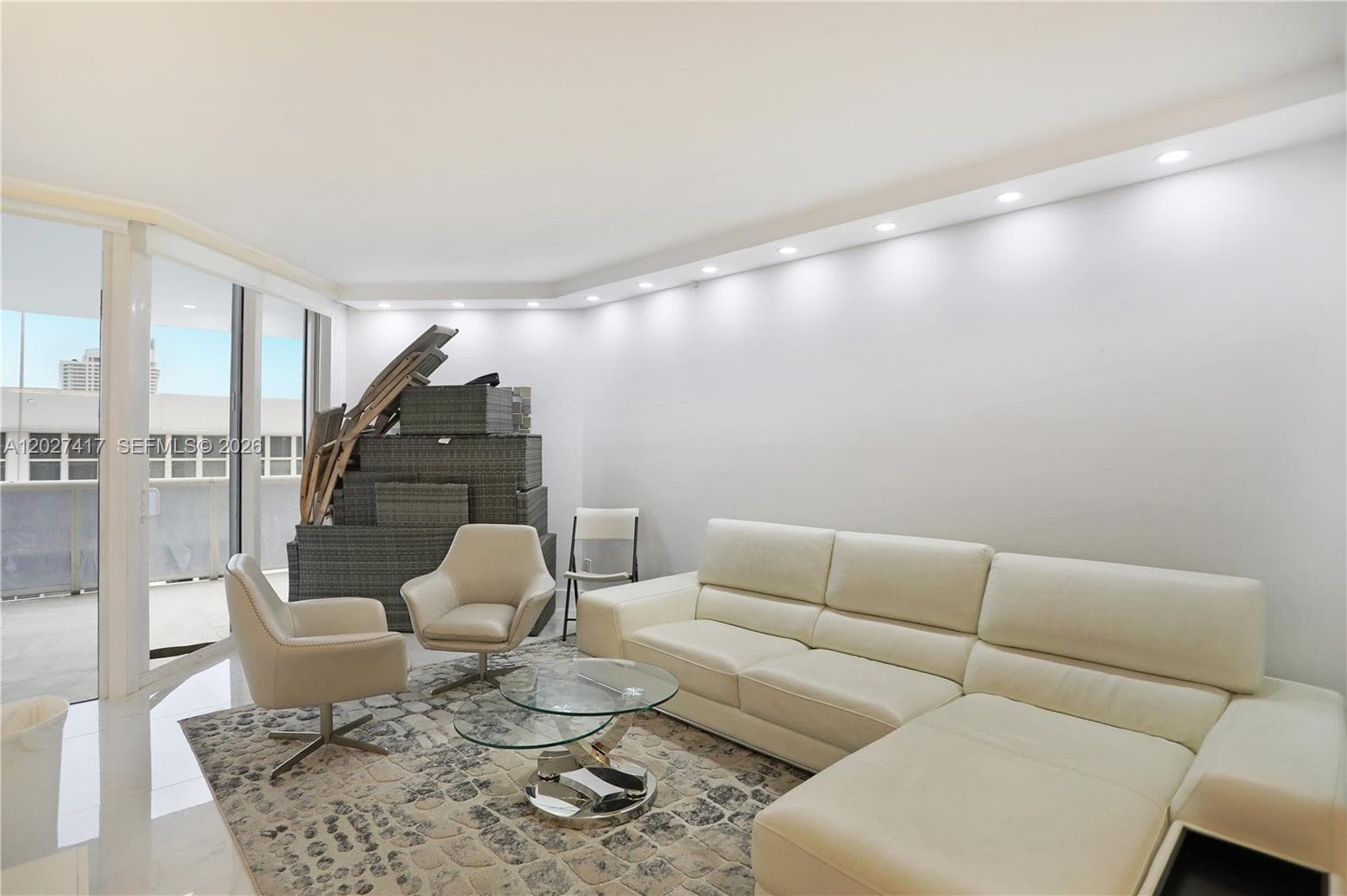 4775 COLLINS AV 1804 photo 11