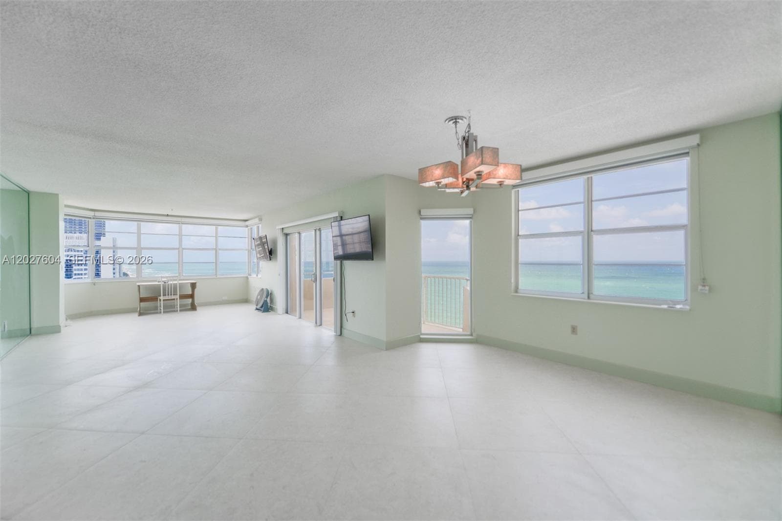 1950 S Ocean Dr 19P photo 2