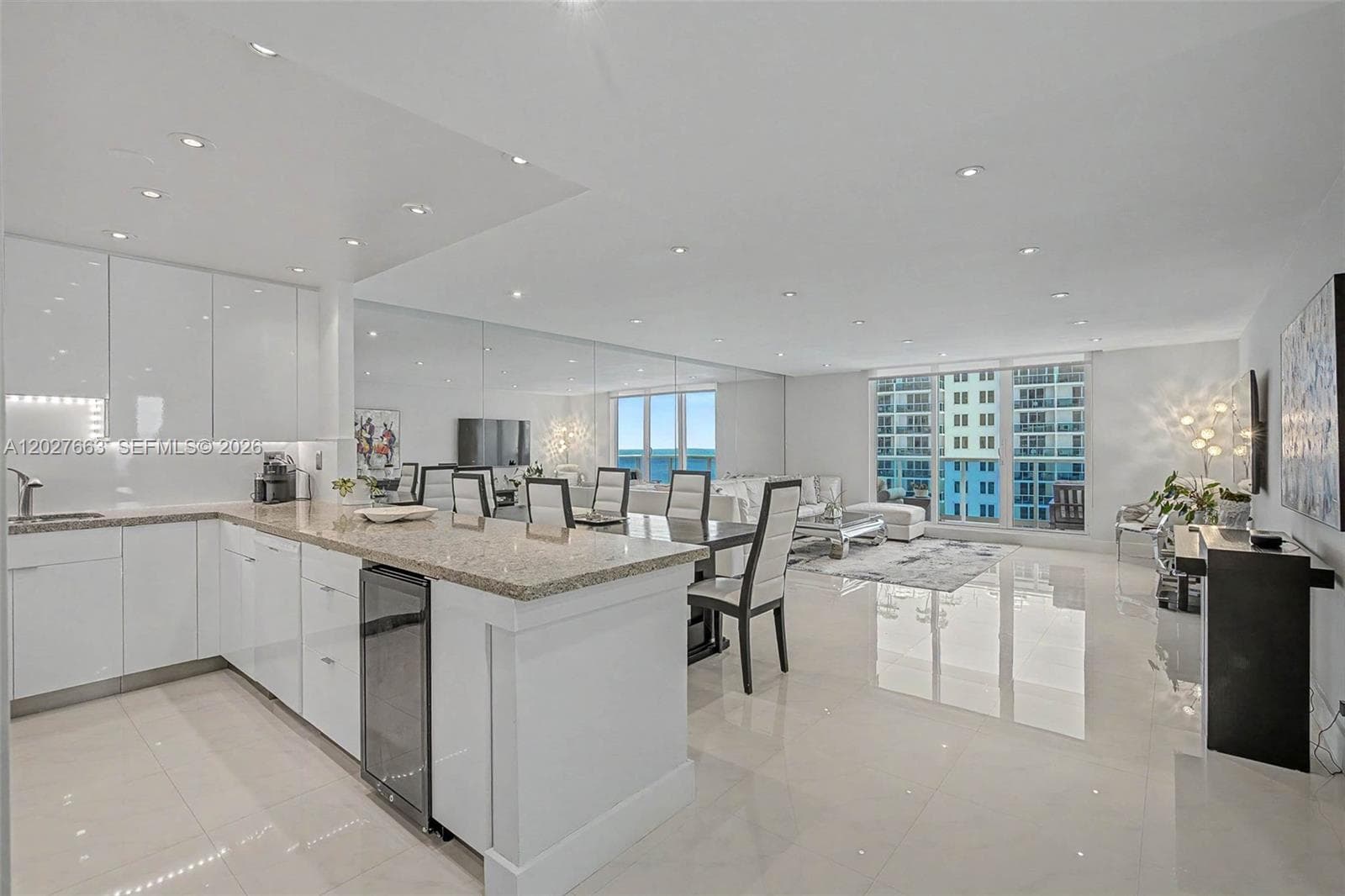 2301 Collins Ave 1210 photo 3