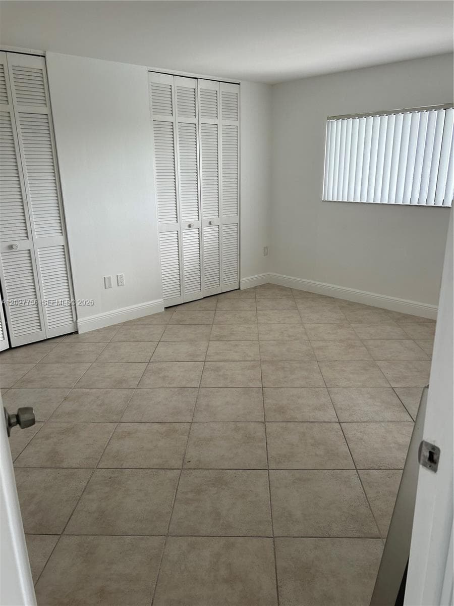 110 S Shore Dr 4E photo 8
