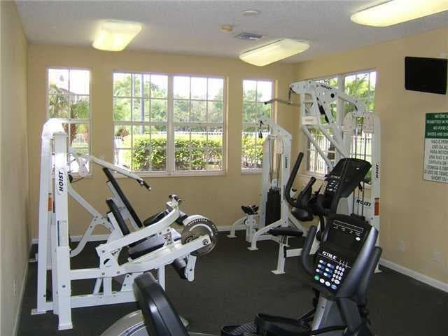 640 Cypress Club Way J12 photo 23