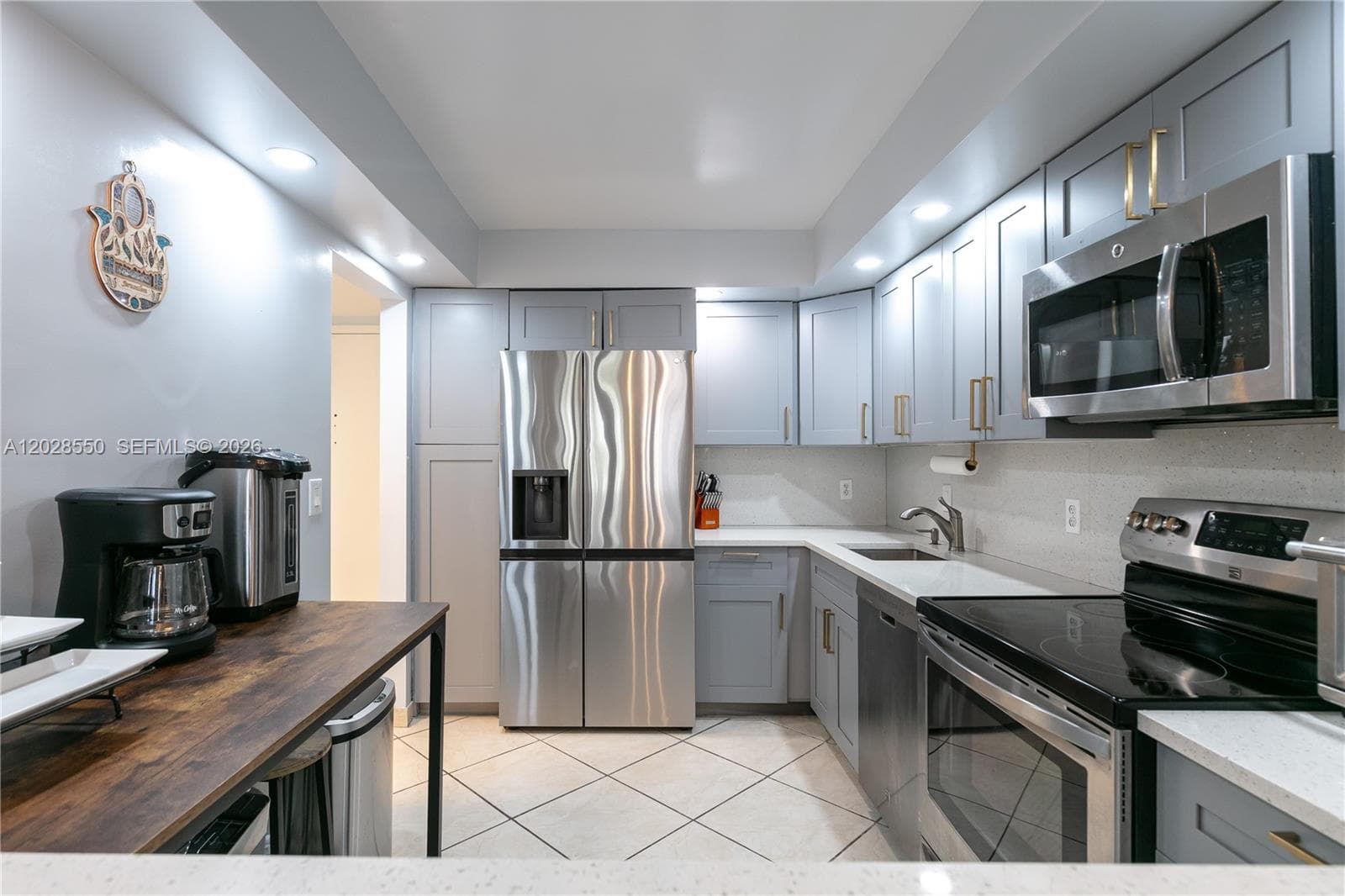 2401 S Ocean Dr 404 photo 8