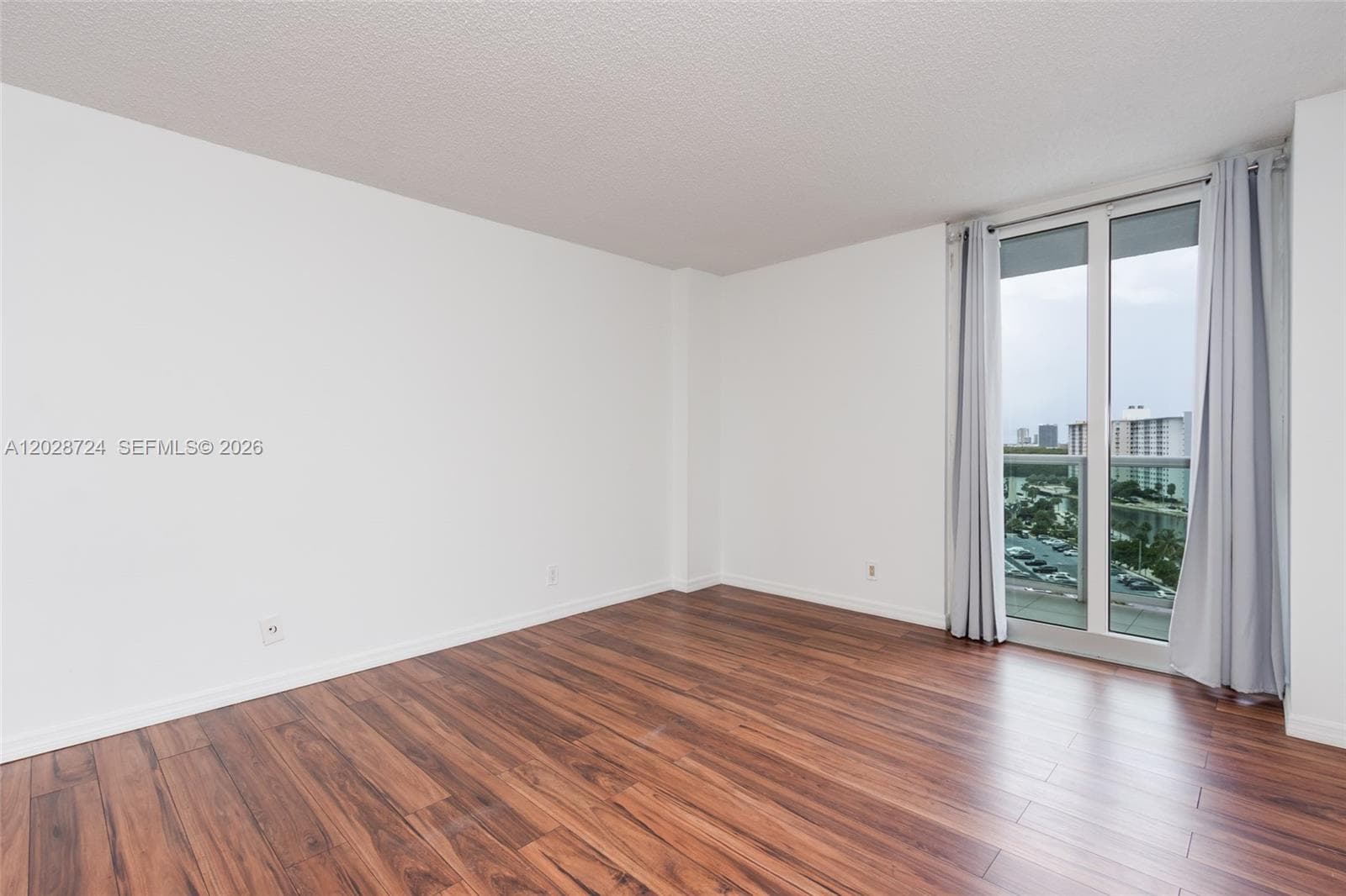 100 Bayview Dr 1102 photo 25