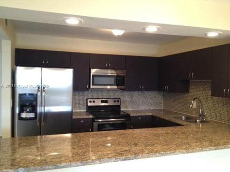 2500 Parkview Dr 307 photo 1