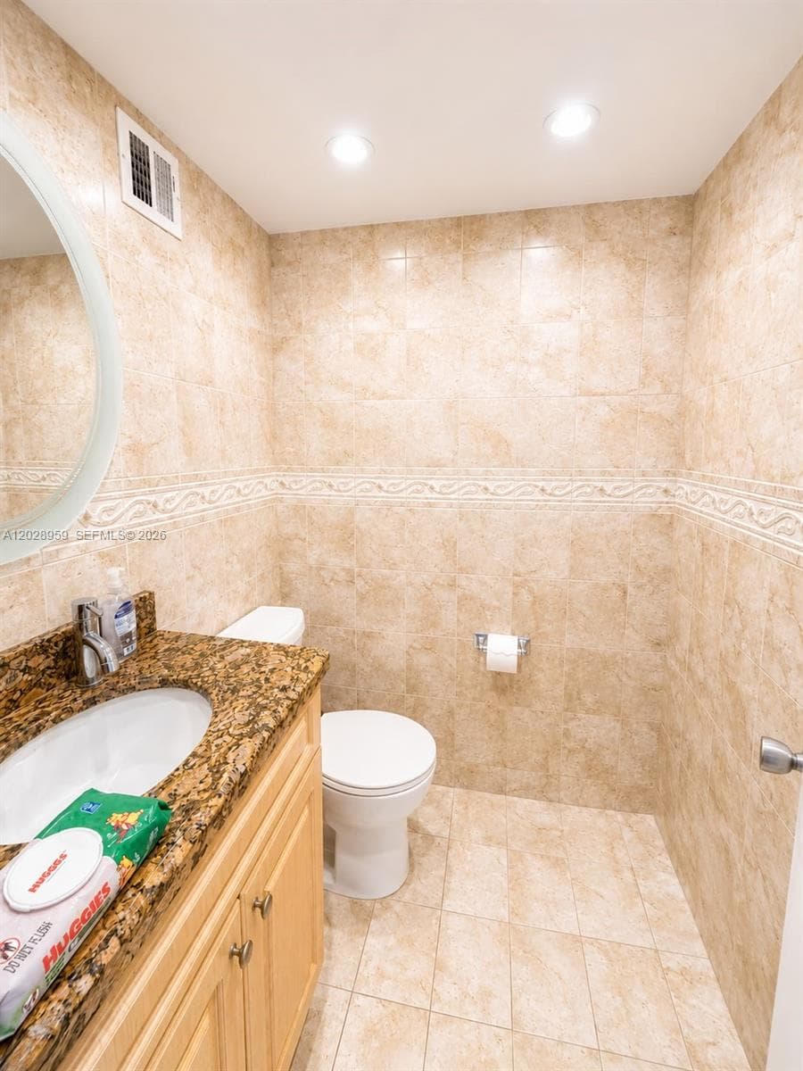 5005 Collins Ave 616 photo 21