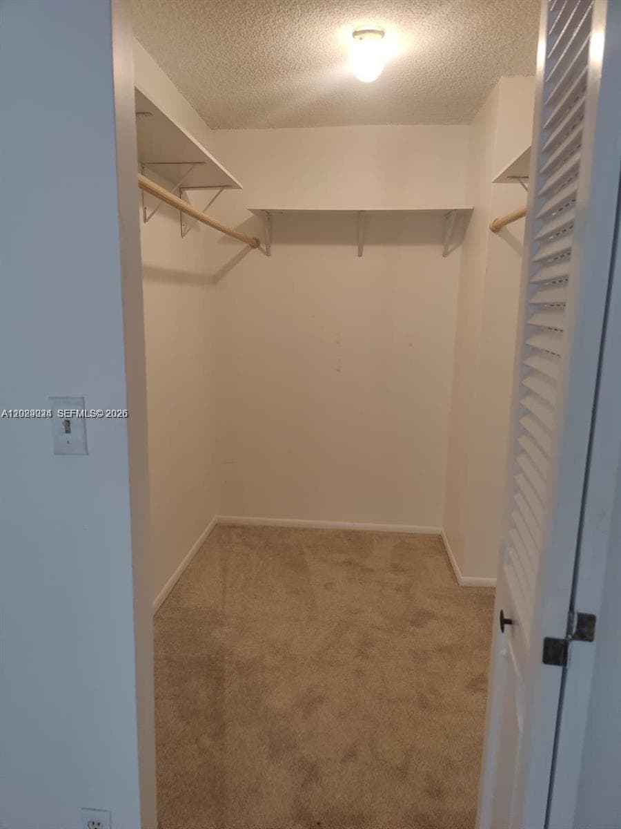 800 Parkview Dr 527 photo 11