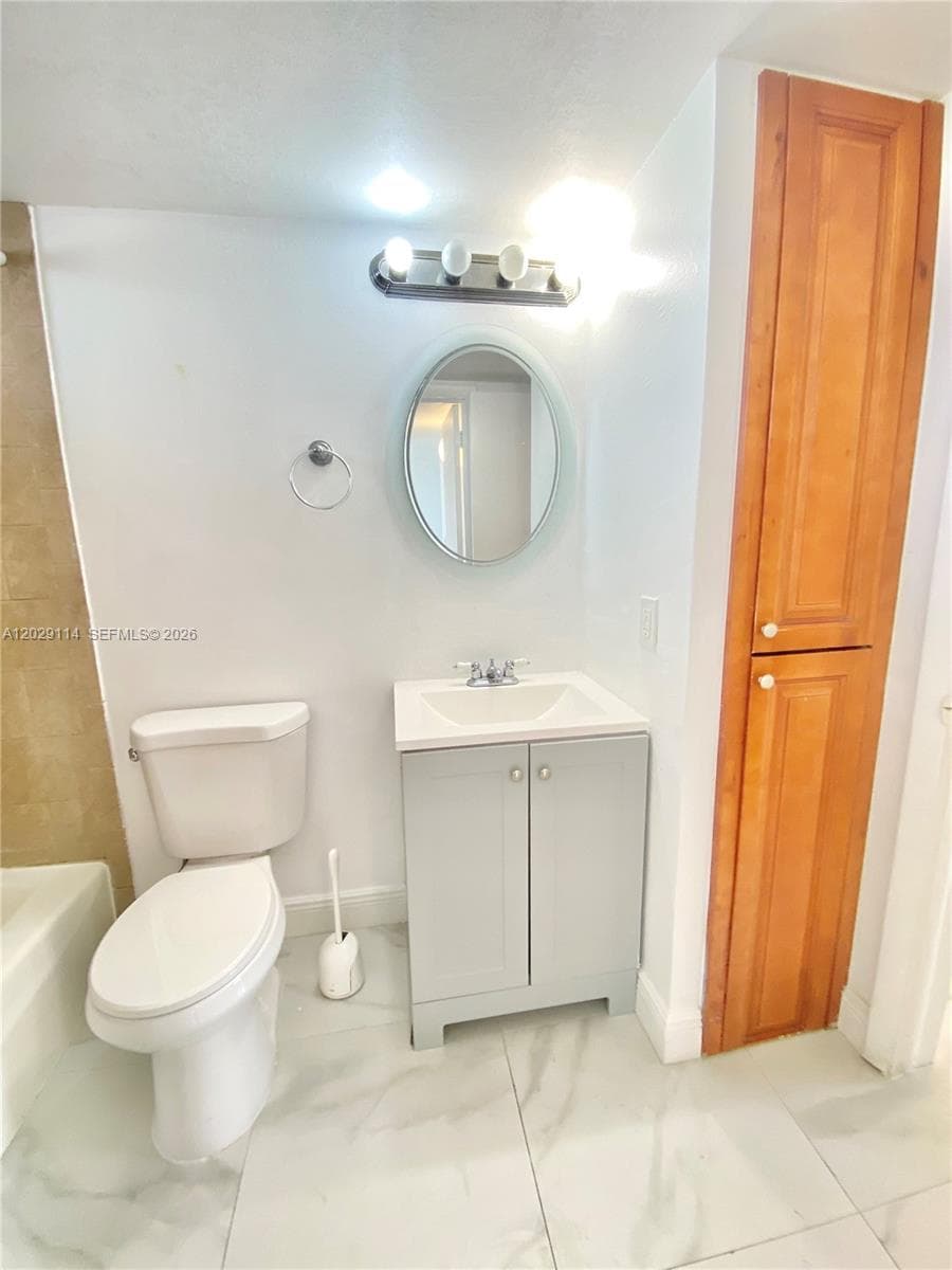 2920 Point East Dr N611 photo 13