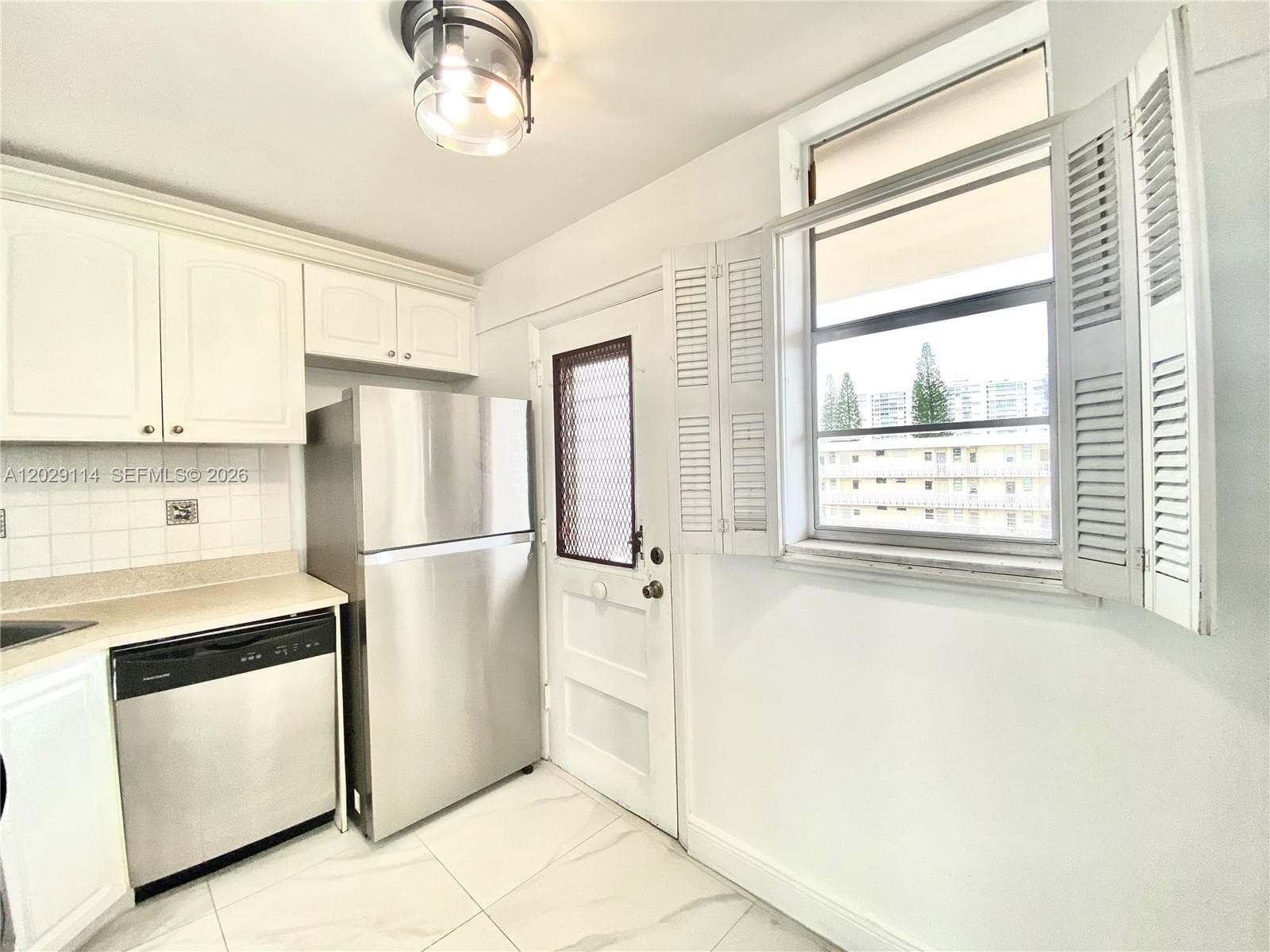 2920 Point East Dr N611 photo 8