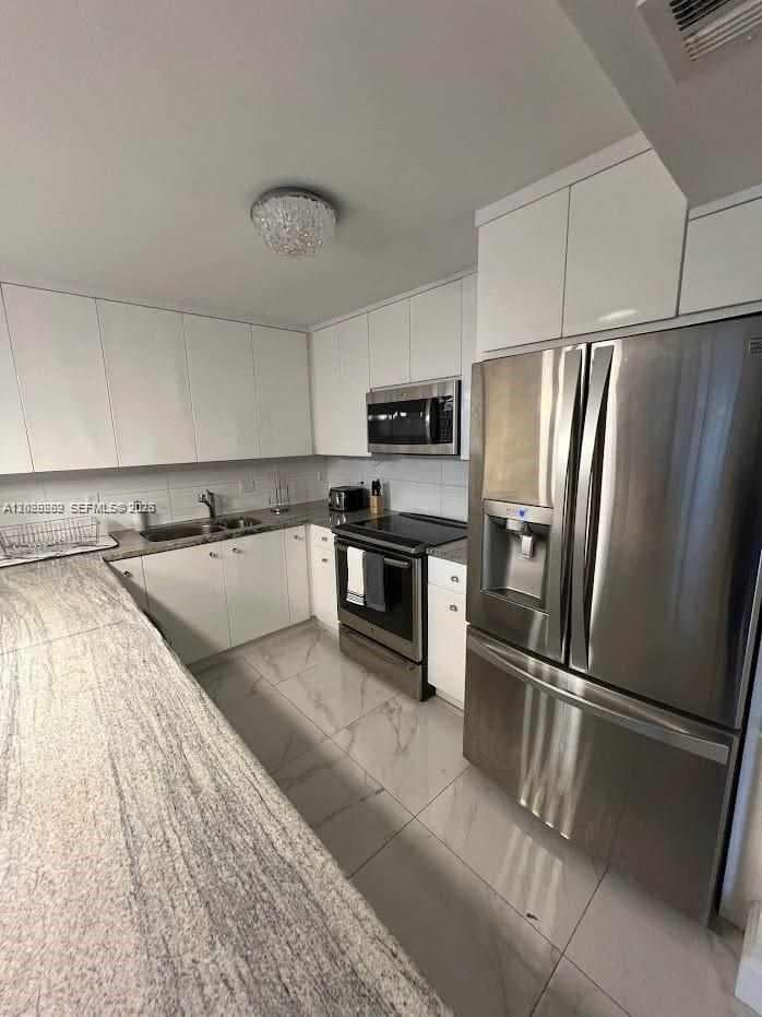 2500 Parkview Dr 1008 photo 8