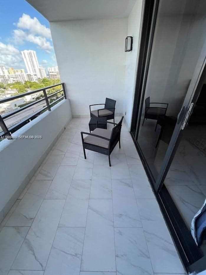 2500 Parkview Dr 1008 photo 21