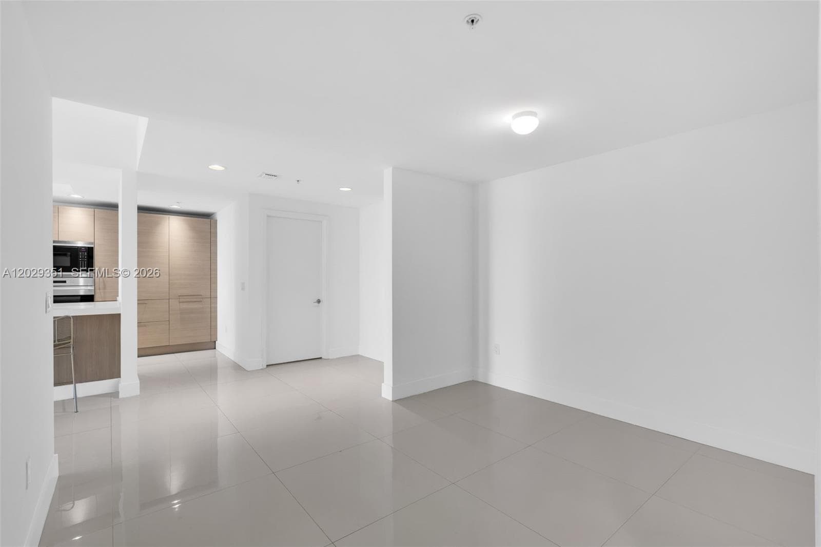 17111 BISCAYNE BL 506 photo 7