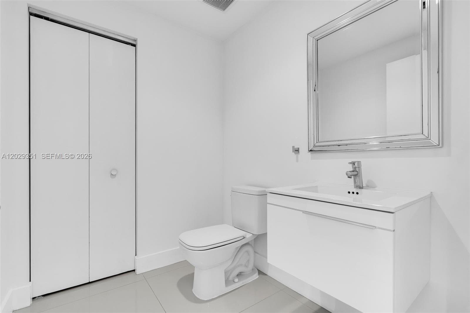 17111 BISCAYNE BL 506 photo 21