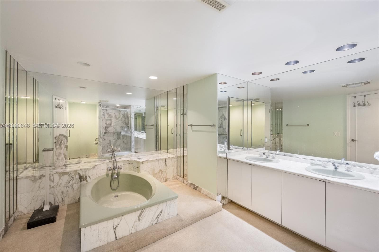 2200 S Ocean Ln 808 photo 12