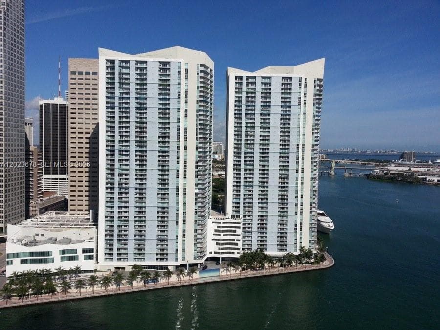 325 S Biscayne Blvd 717 photo 19