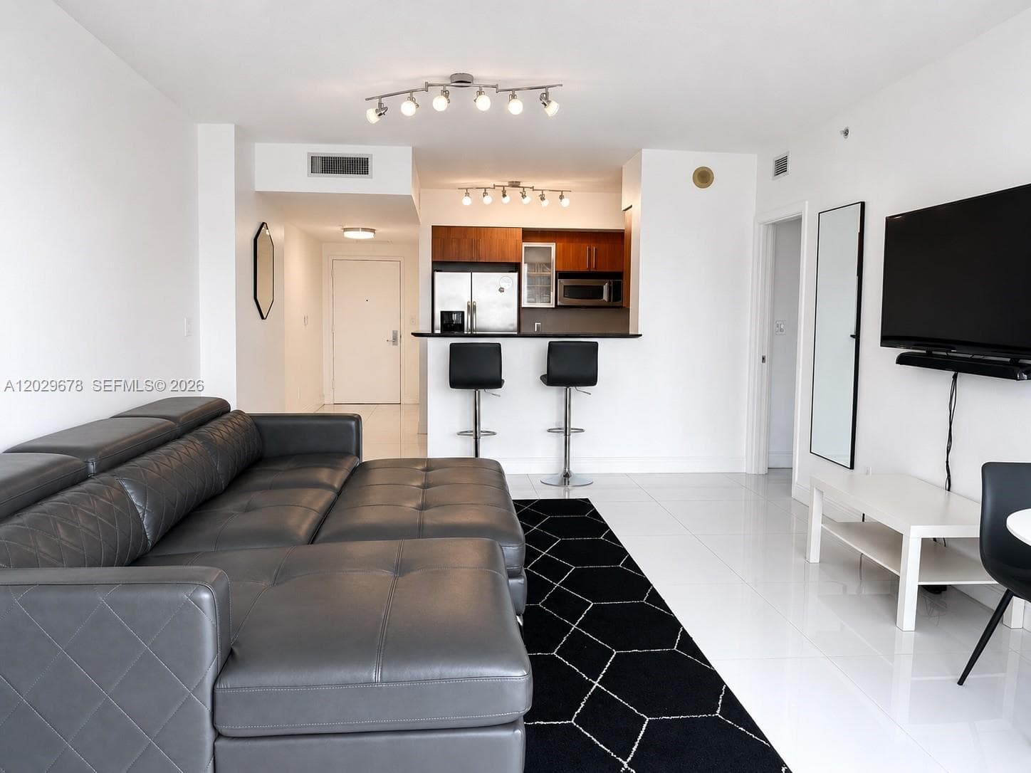 325 S Biscayne Blvd 717 photo 4