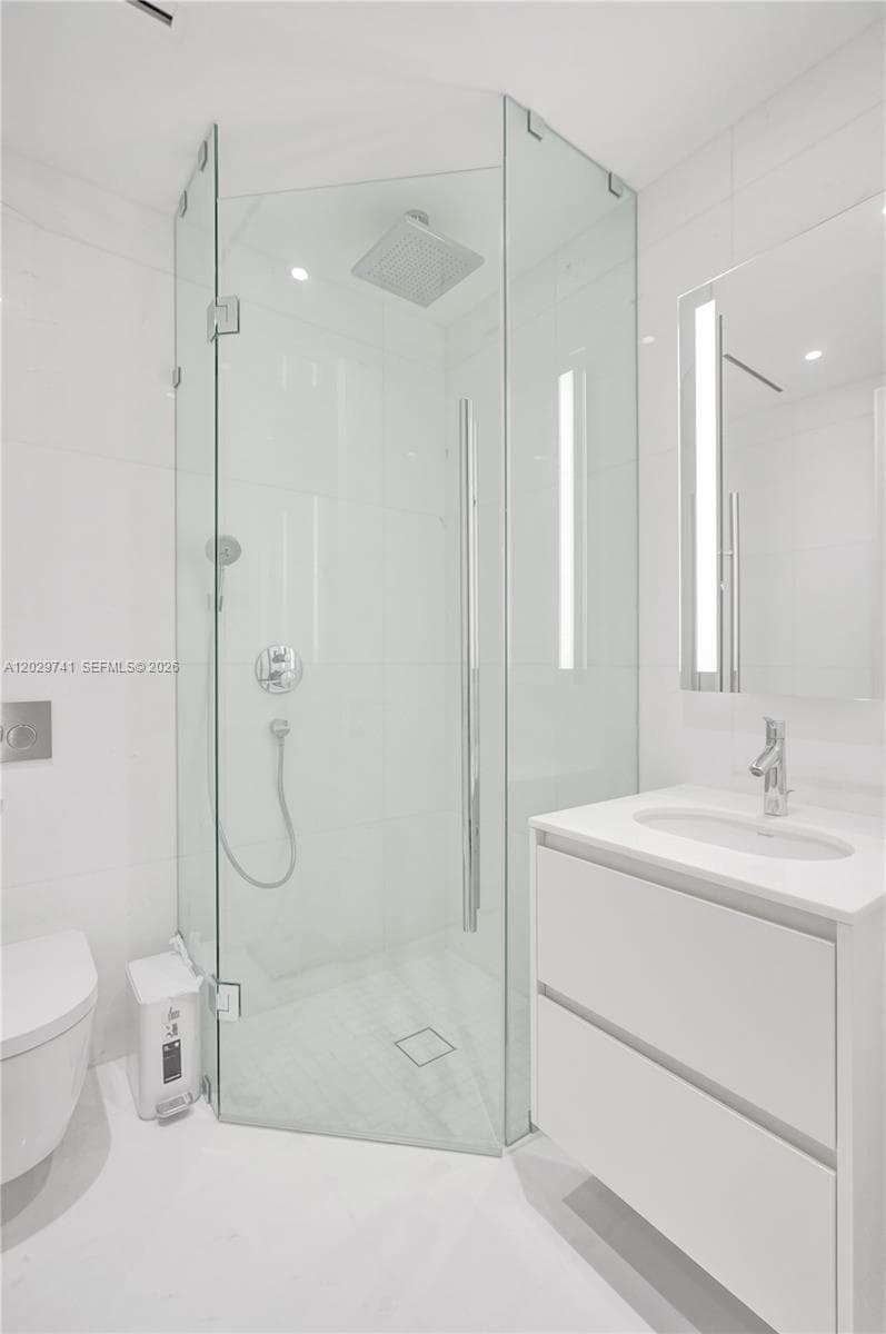 300 Biscayne Boulevard Way 3304C photo 17