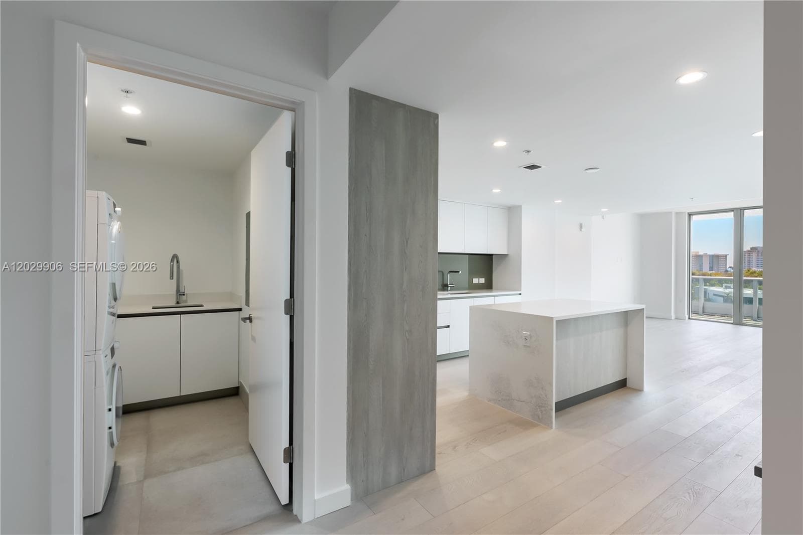 9201 E Bay Harbor Dr 603 photo 6