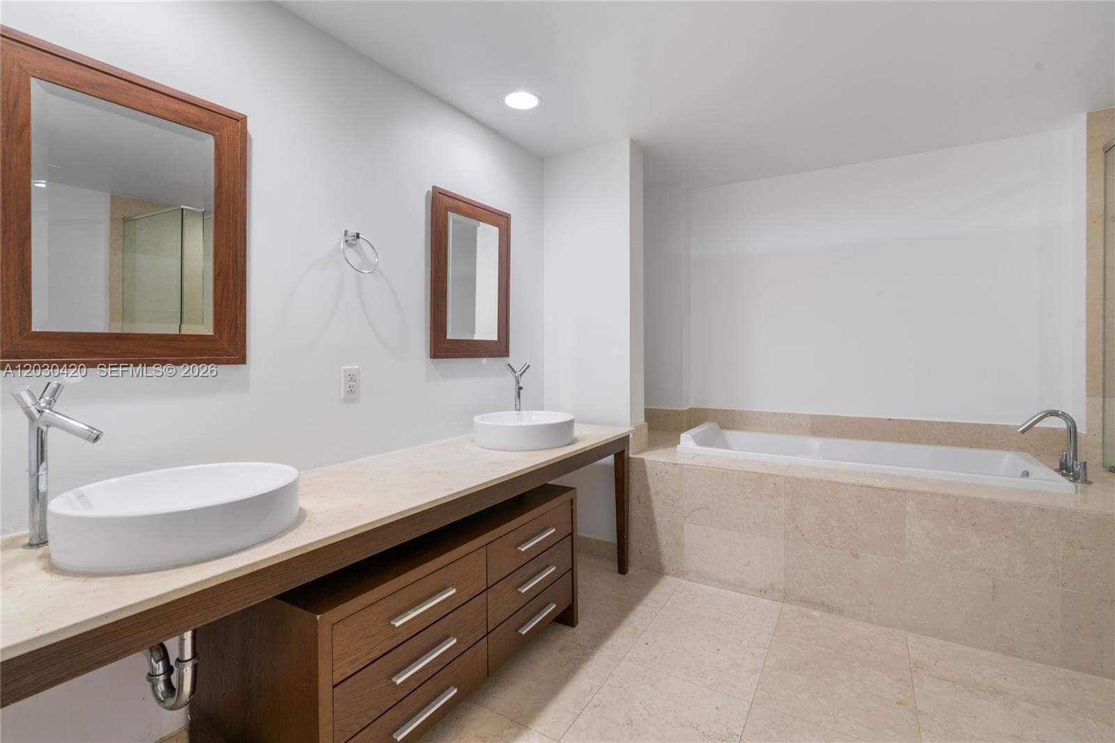 475 Brickell Ave 2607 photo 24