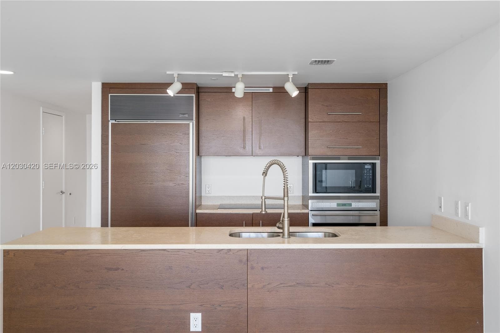 475 Brickell Ave 2607 photo 11