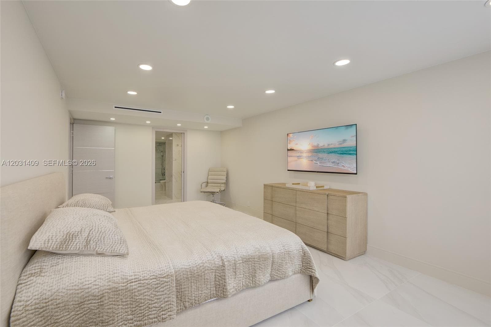 600 Three Islands Blvd 403 photo 16