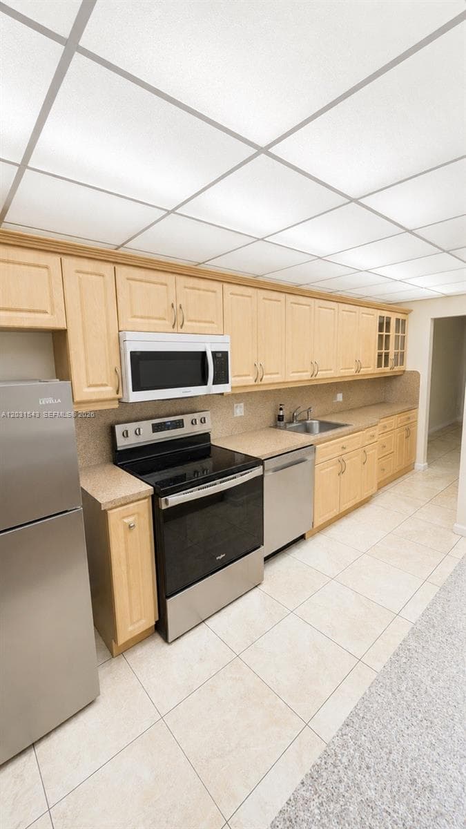 3660 NE 166th St 805 photo 9