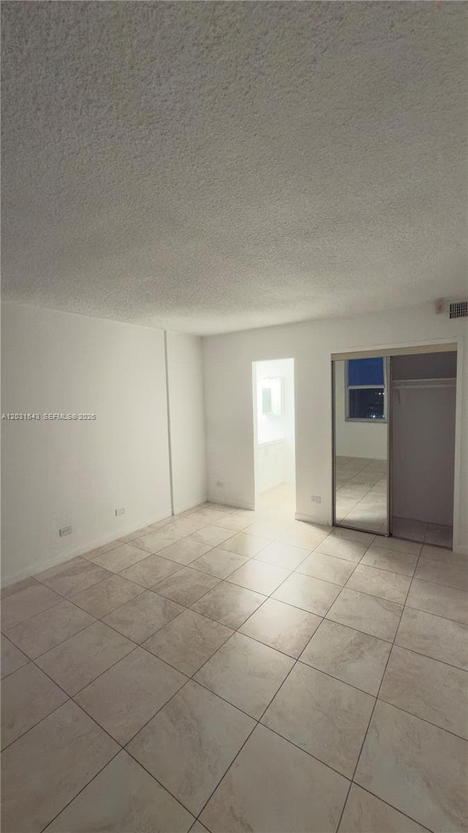 3660 NE 166th St 805 photo 11