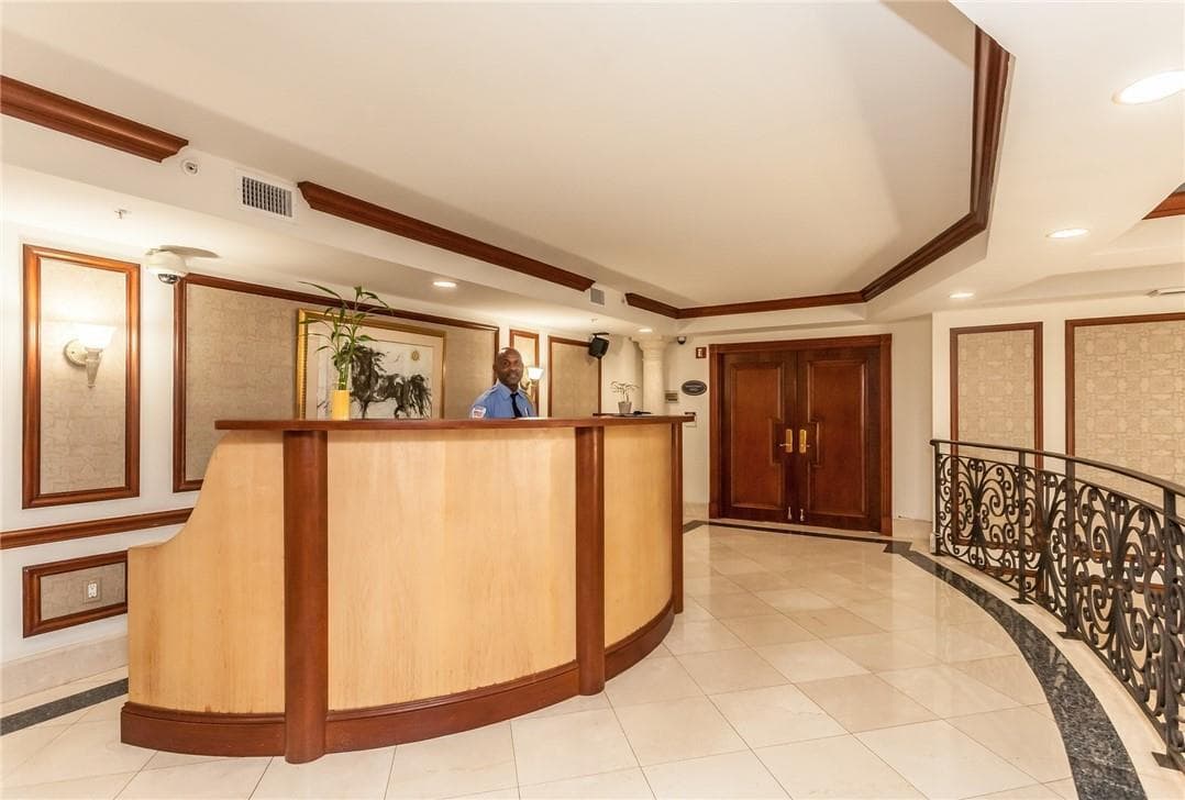 16900 N Bay Road 1-407 photo 13