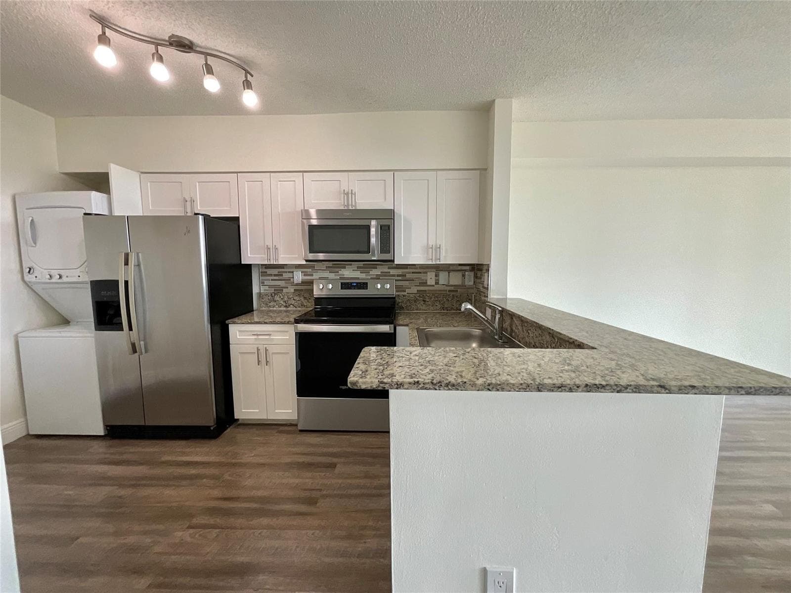 16900 N Bay Road 1-407 photo 1