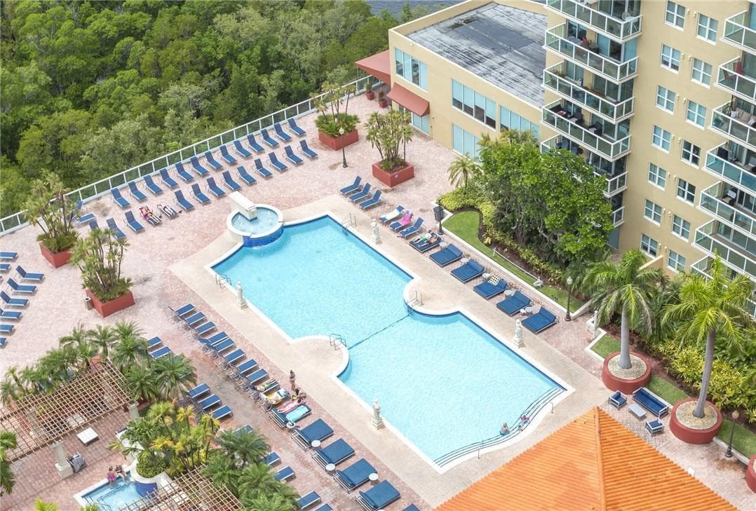 16900 N Bay Road 1-407 photo 11