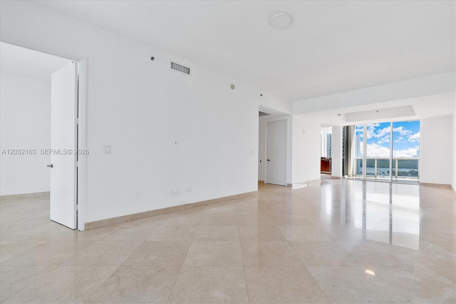 15901 Collins Ave 904 photo 12