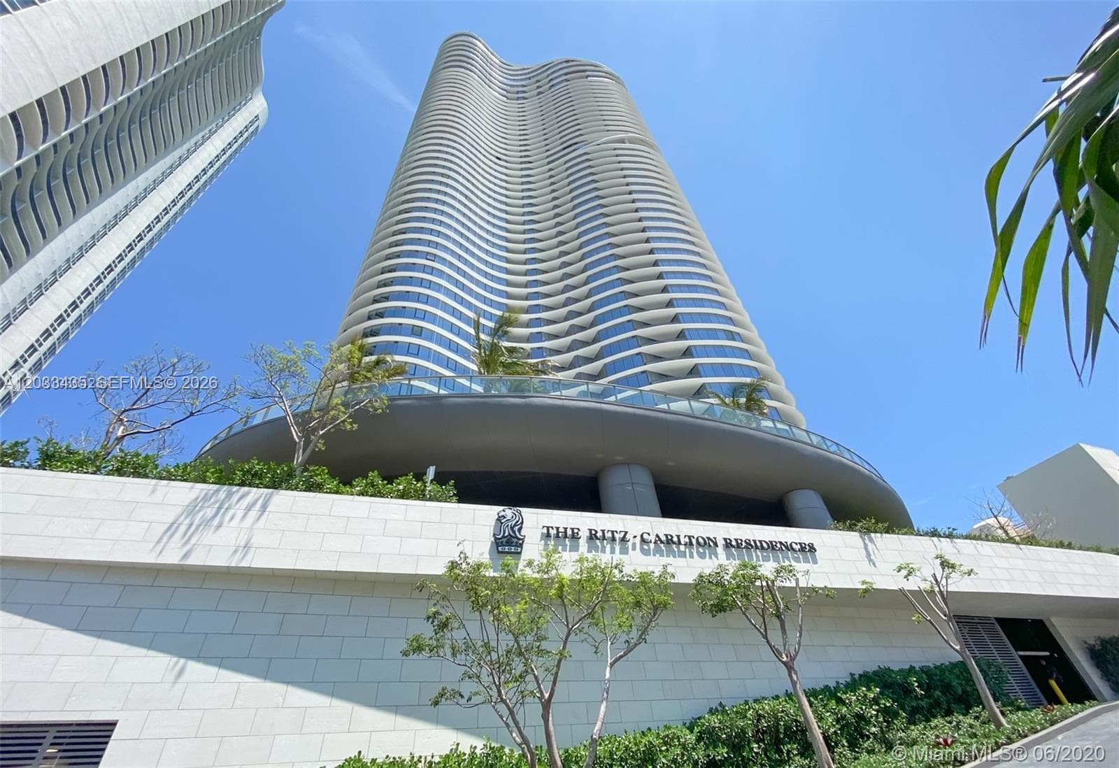 15701 Collins Ave 1403 photo 1