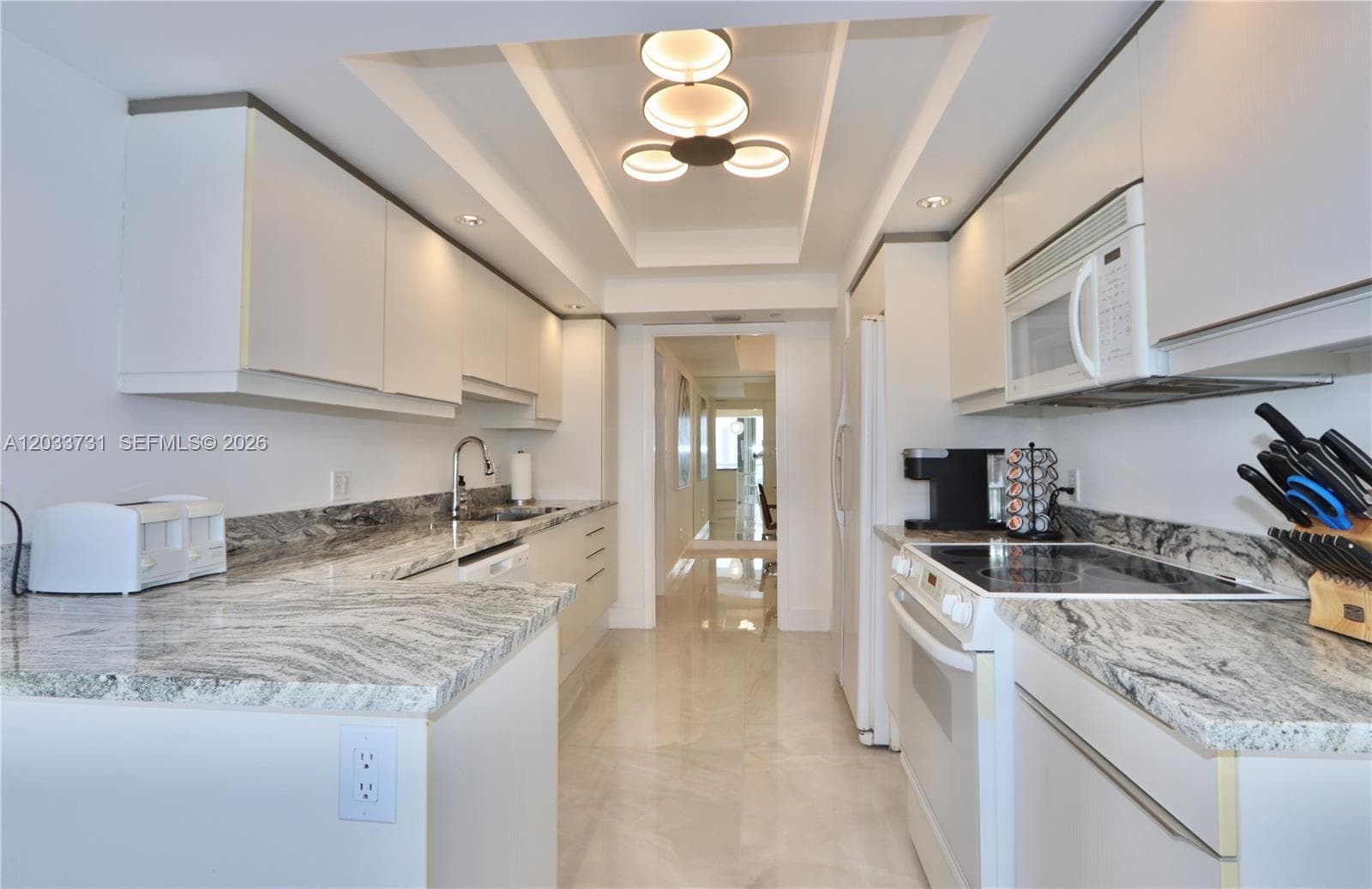 7000 Island Blvd 2605 photo 5