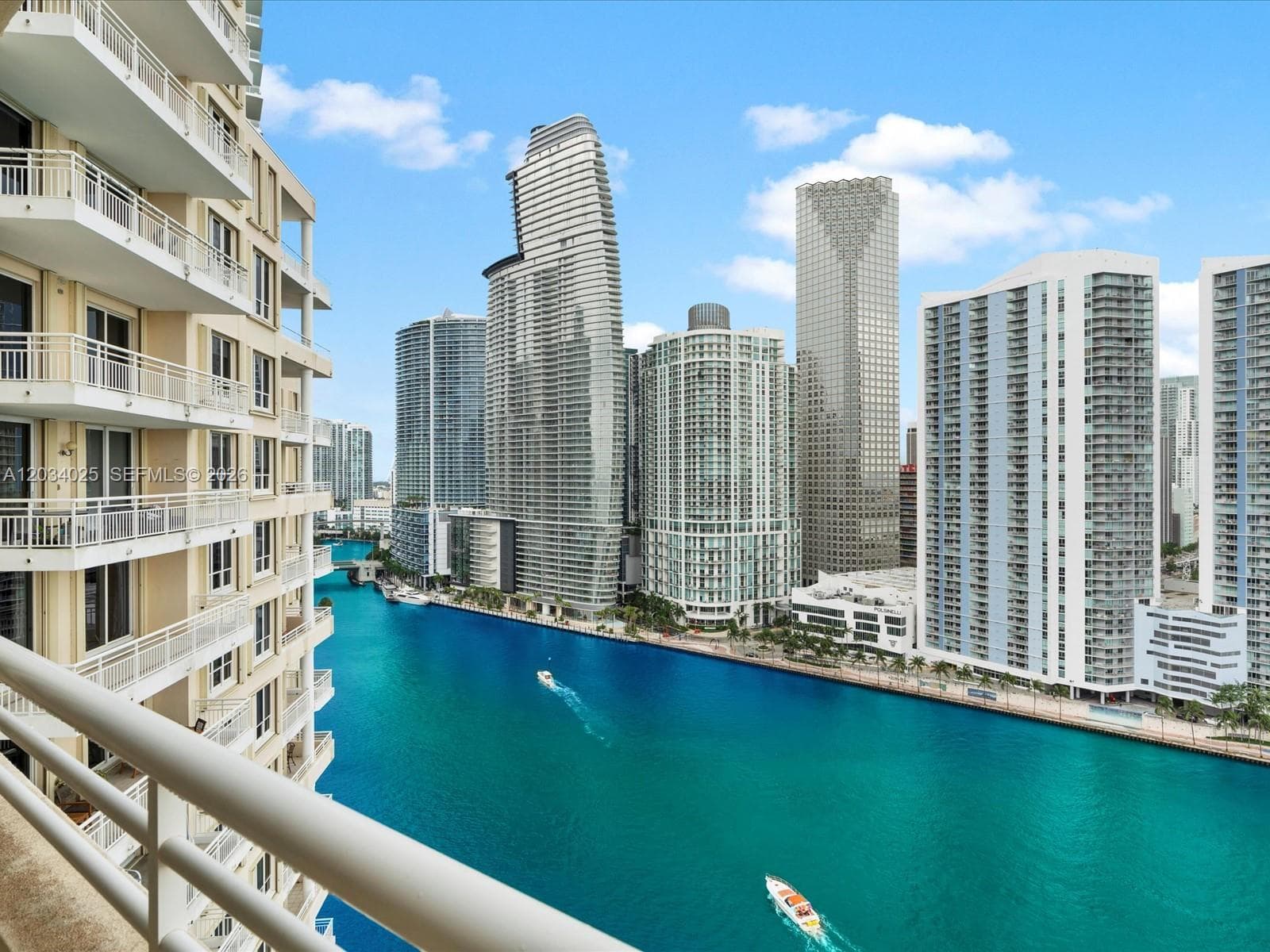 888 Brickell Key Dr 2510 photo 2