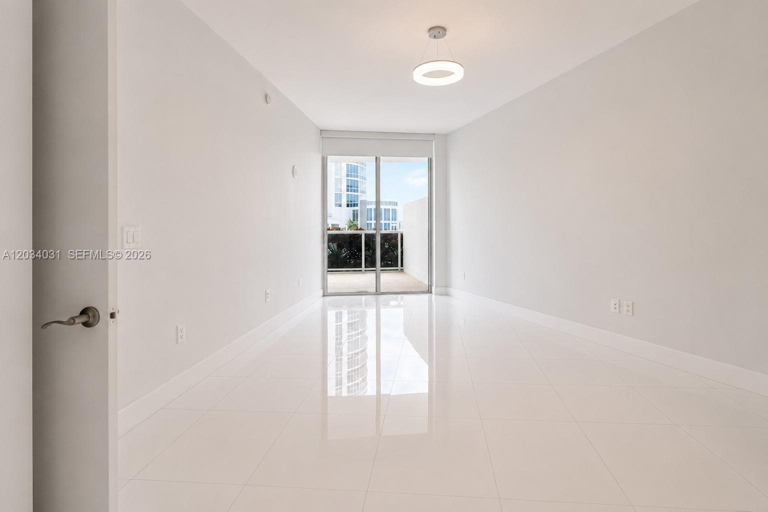 15901 Collins Ave 403 photo 9