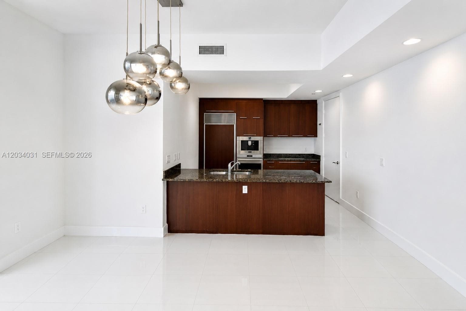 15901 Collins Ave 403 photo 8