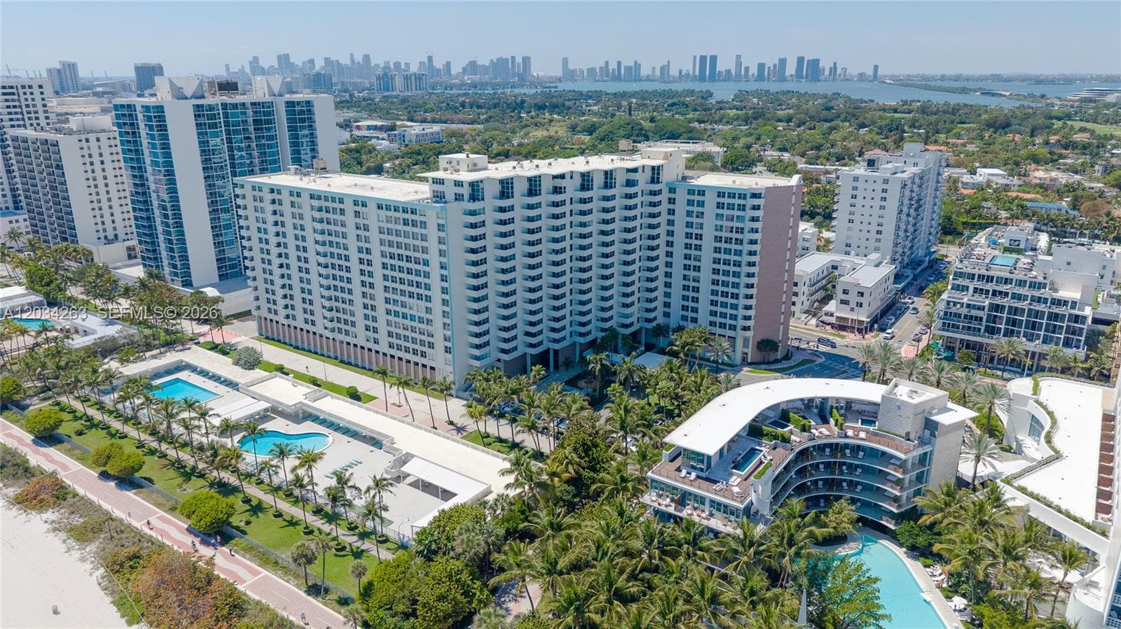 2899 Collins Ave 1422 photo 2
